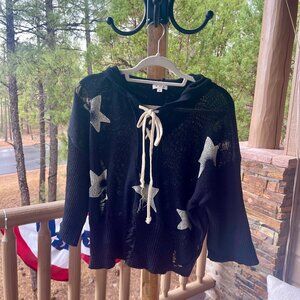 NWOT POL Black & White Distressed Star Sweater Size Small